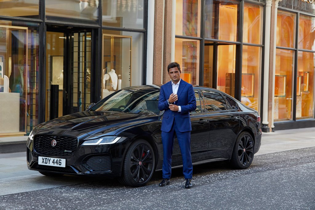 Mitch Evans gets chased across London in the Jaguar XF