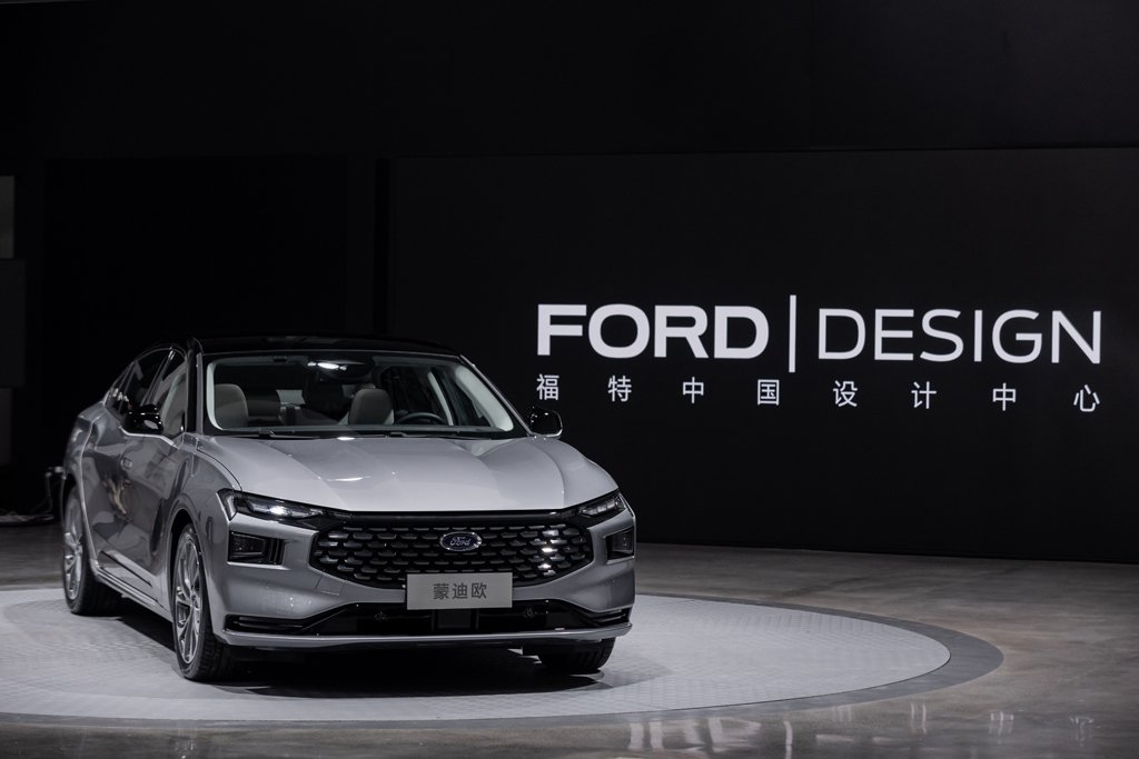 Ford unveils new Chinese market Mondeo