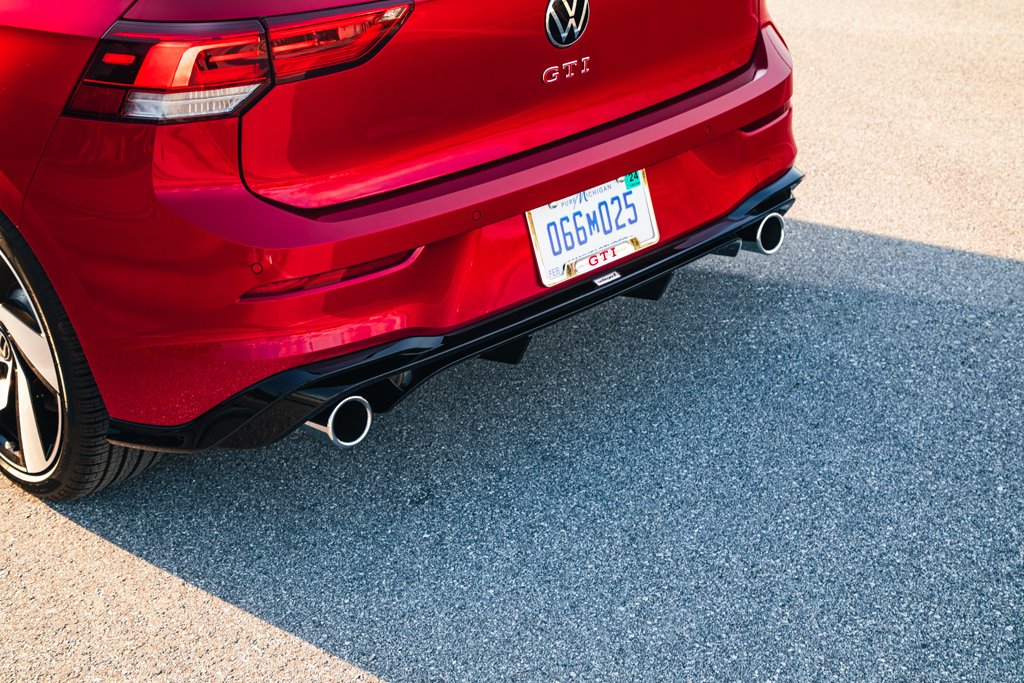 Volkswagen U.S.A introduces accessories for the Golf GTI and Golf R -  Sgcarmart