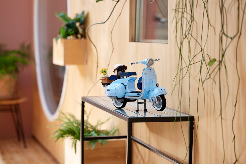 LEGO launches new Vespa 125 set Sgcarmart