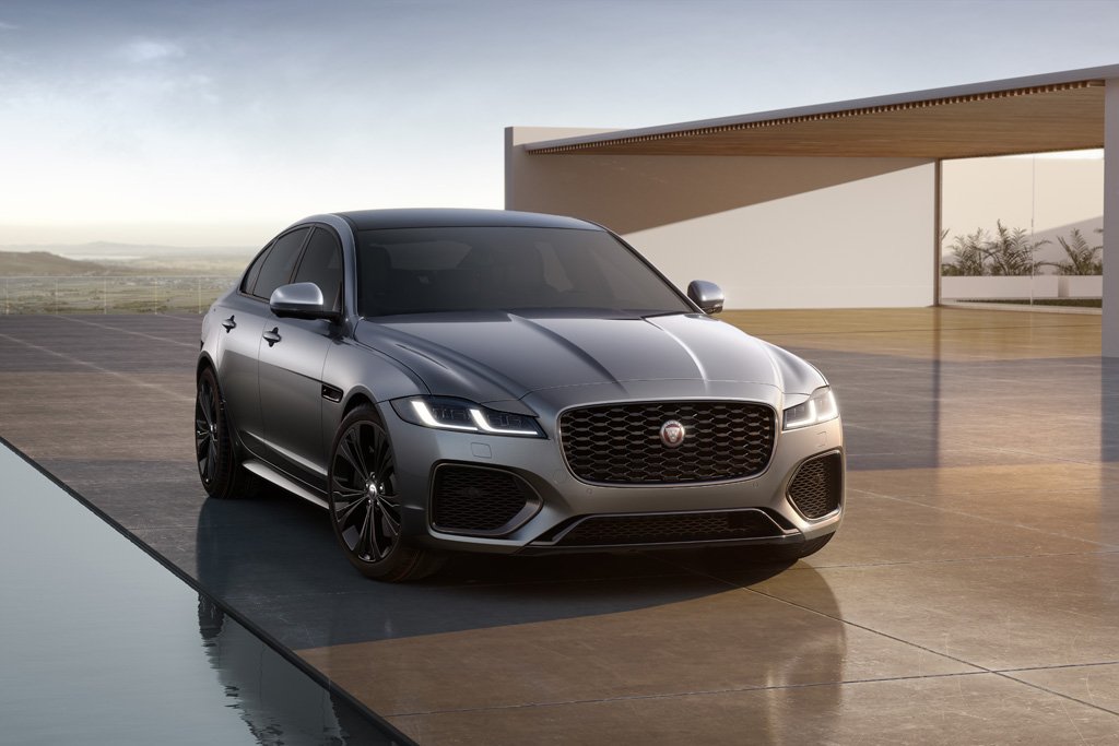 Jaguar XE and XF get new 300 Sport variant