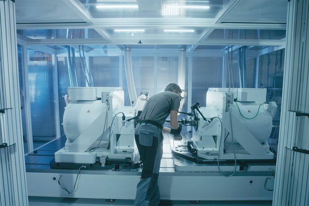 GKN develops industry leading 'real-time' test rig for electric ...