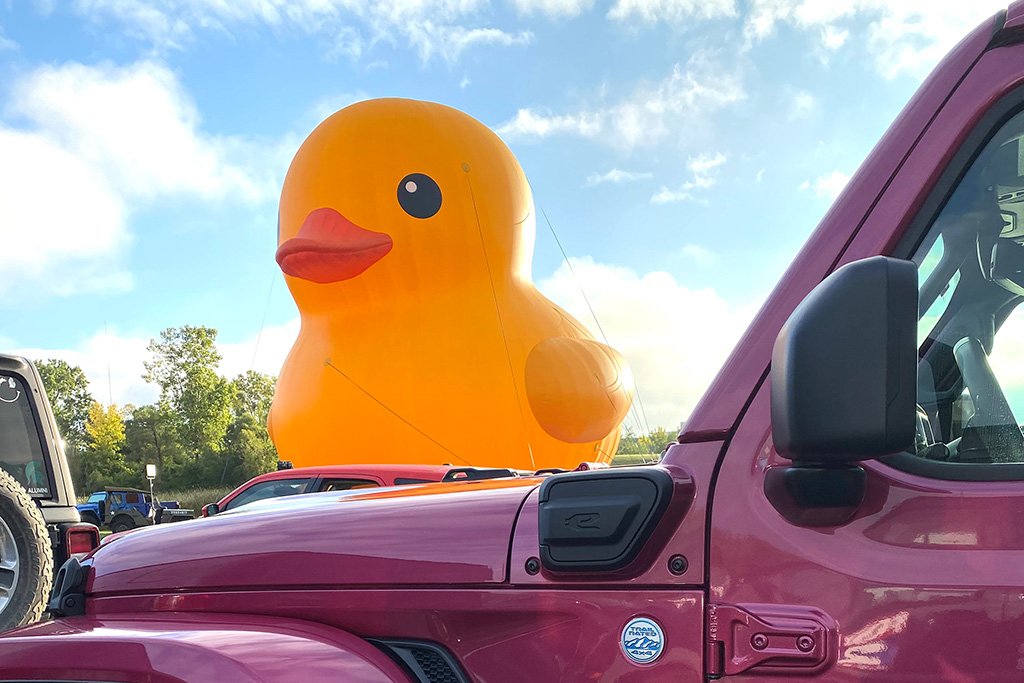 World's largest rubber duck' at Detroit auto show celebrates 'Duck Duck  Jeep' movement