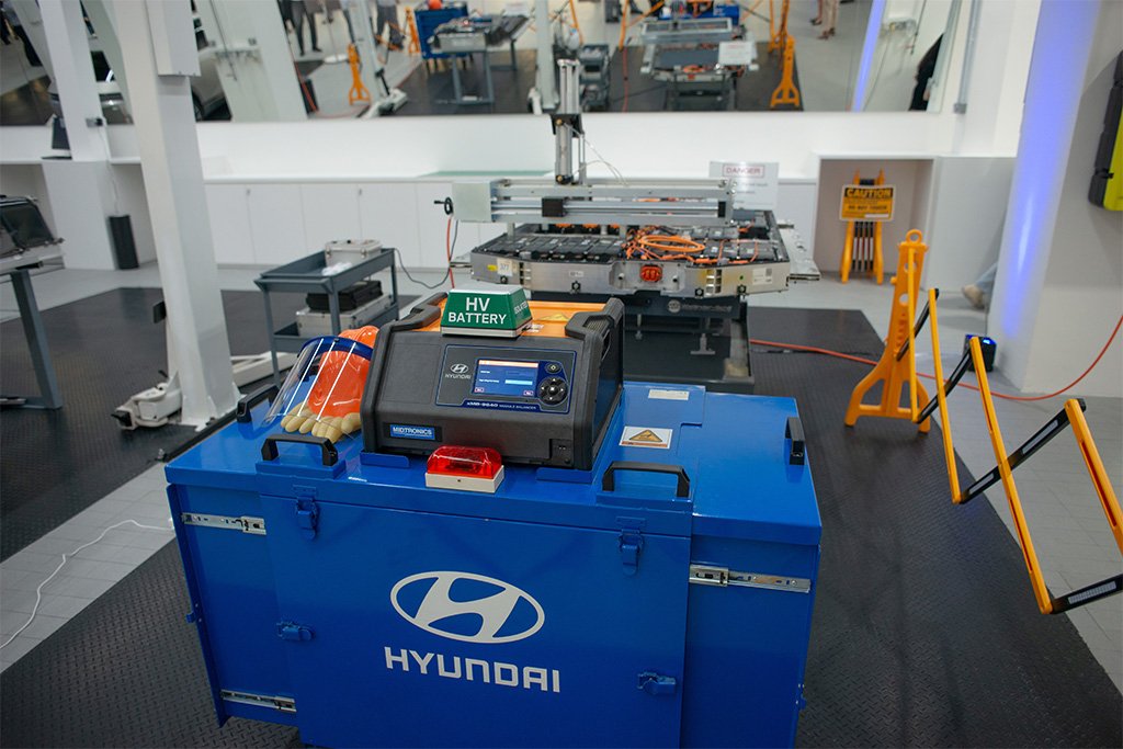 Dedicated Hyundai EV Service Centre unveiled as Hyundai, Komoco Motors ...