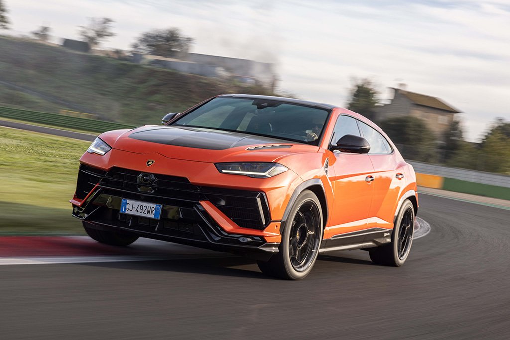 All Roads Lead To Rome With The Lamborghini Urus Performante Sgcarmart