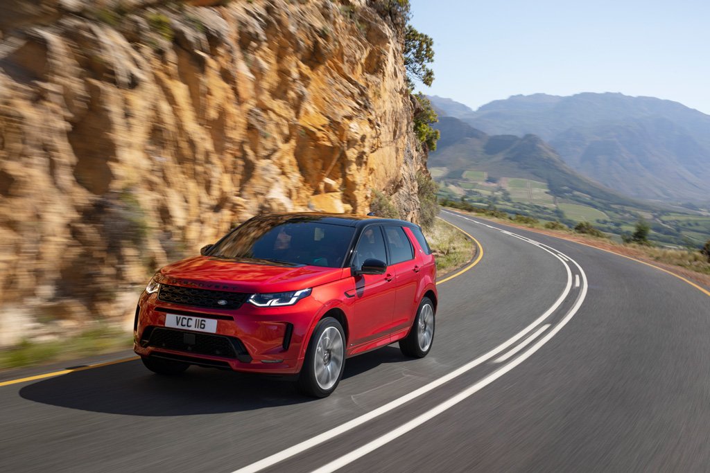 Land Rover Discovery Sport scores at safety tests