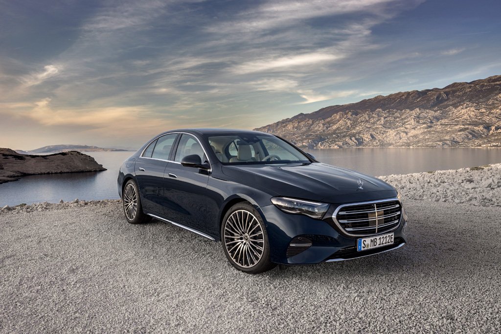 Mercedes unveils new E-Class sedan with MBUX Superscreen - Sgcarmart