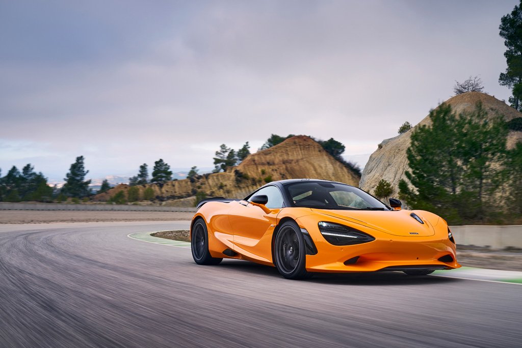 McLaren takes performance further with new 750S