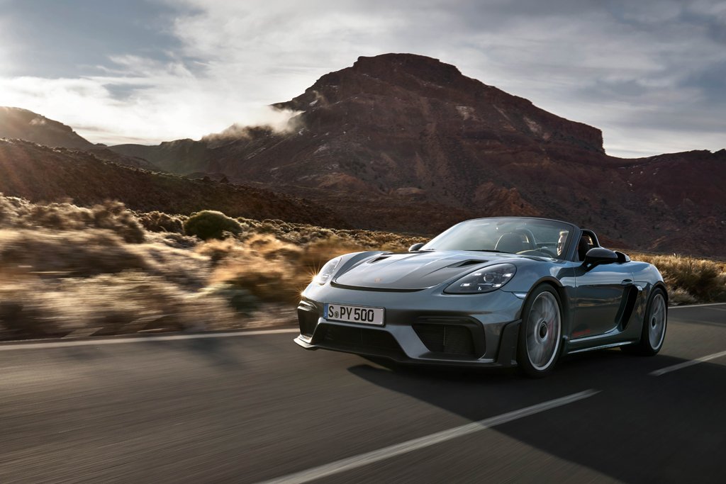 Porsche unveils new 718 Spyder RS