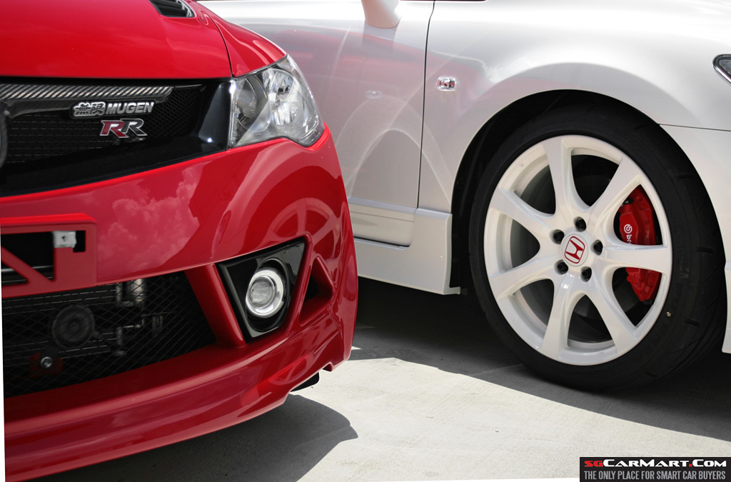 Comparison Test Honda Civic Mugen Rr And Civic Fd2 Type R Photo Gallery Sgcarmart