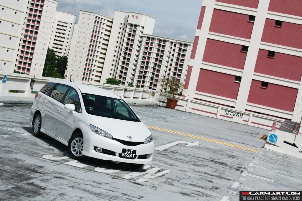 Toyota Wish 2.0 Deluxe (A) Review