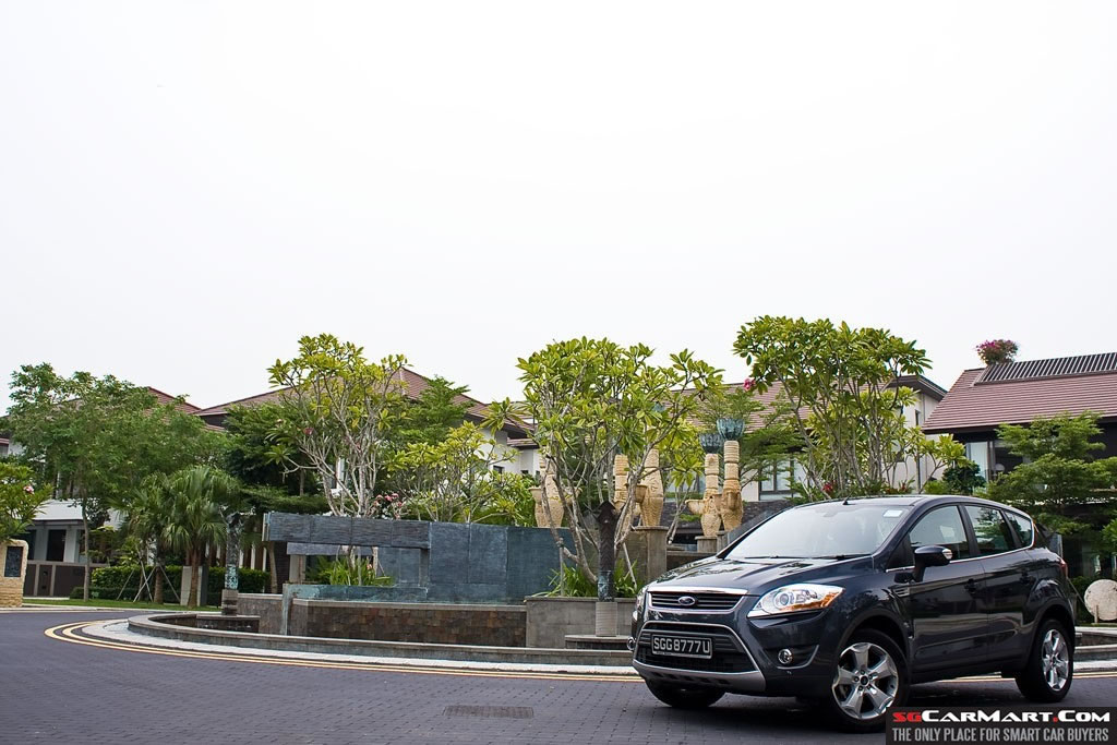Ford Kuga 2.5 (A) Review