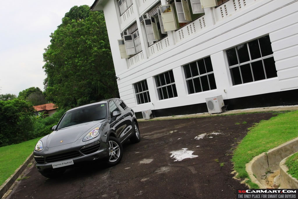 Porsche Cayenne S Hybrid (A) Review