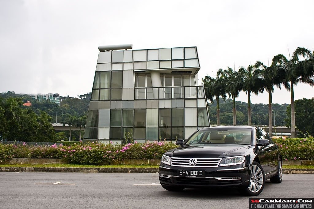 Volkswagen Phaeton 4.2 V8 LWB (A) Review
