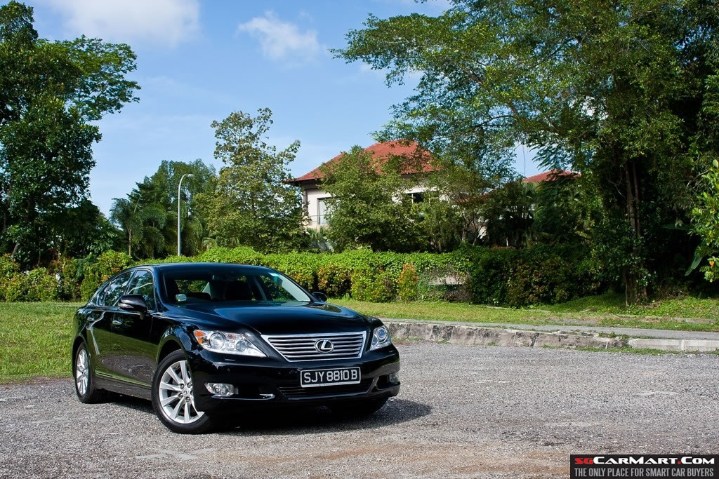 Lexus LS460 4.6 V8 (A) Review