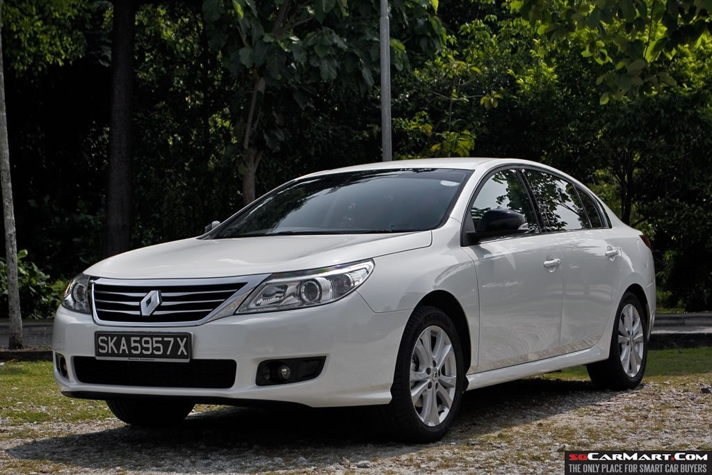 Renault Latitude 2.0 (A) Review