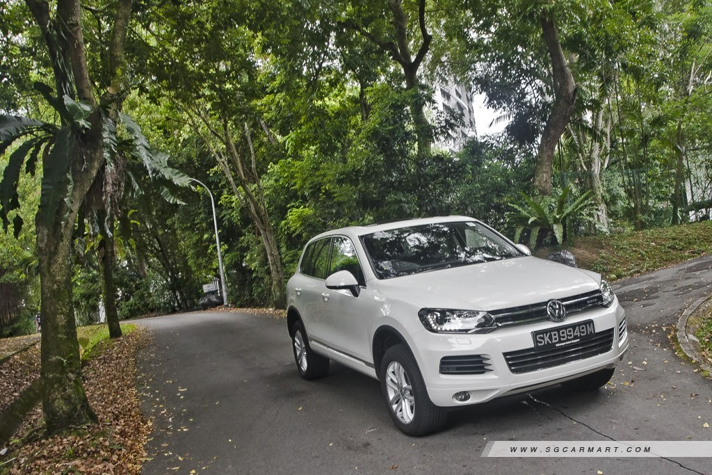 Volkswagen Touareg Hybrid 3.0 V6 (A) Review