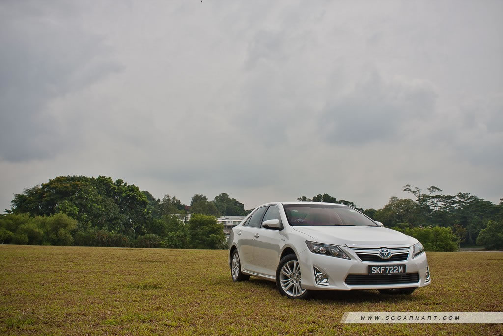 Toyota Camry Hybrid 2.5 (A) Review
