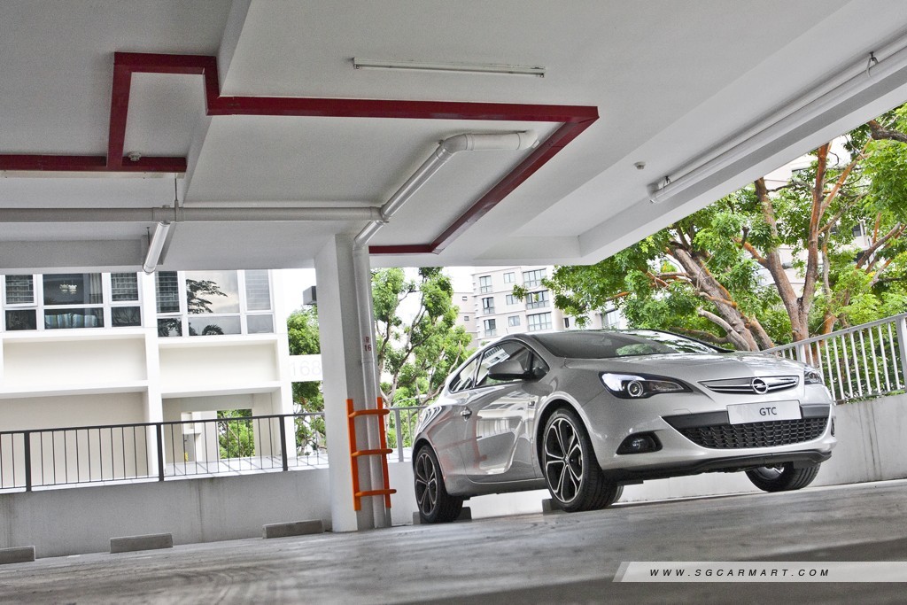 Opel Astra GTC 1.4 Turbo Panoramic Roof (A) Review