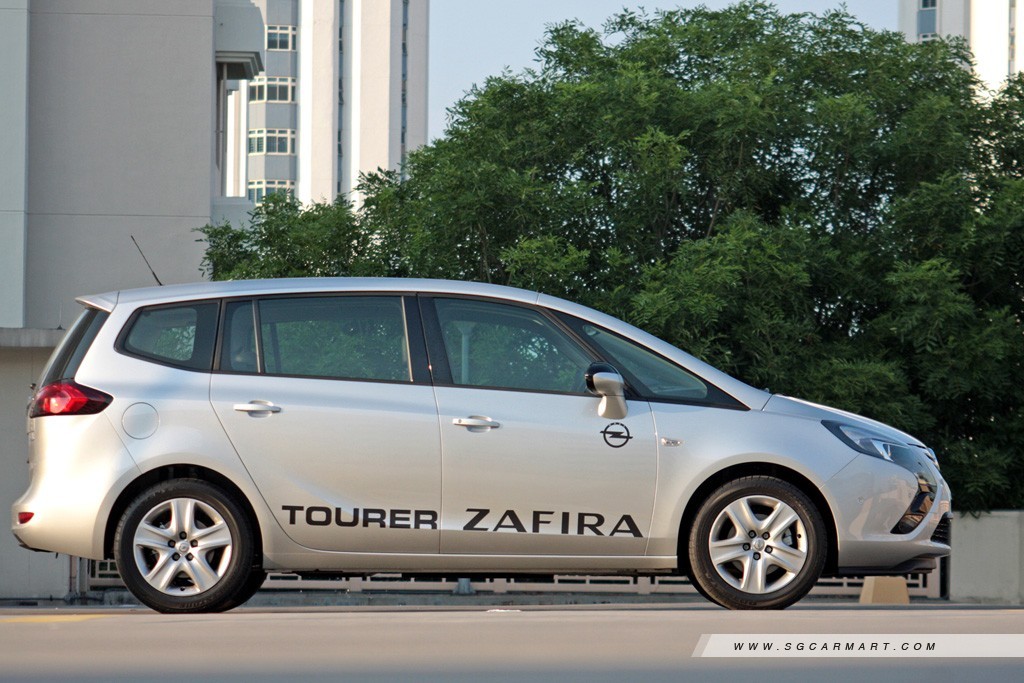 Car Review Opel Zafira Tourer 1 4 Turbo Panoramic Roof A