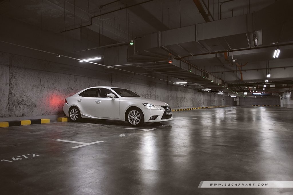 Lexus IS300h Hybrid 2.5 Luxury (A) Review