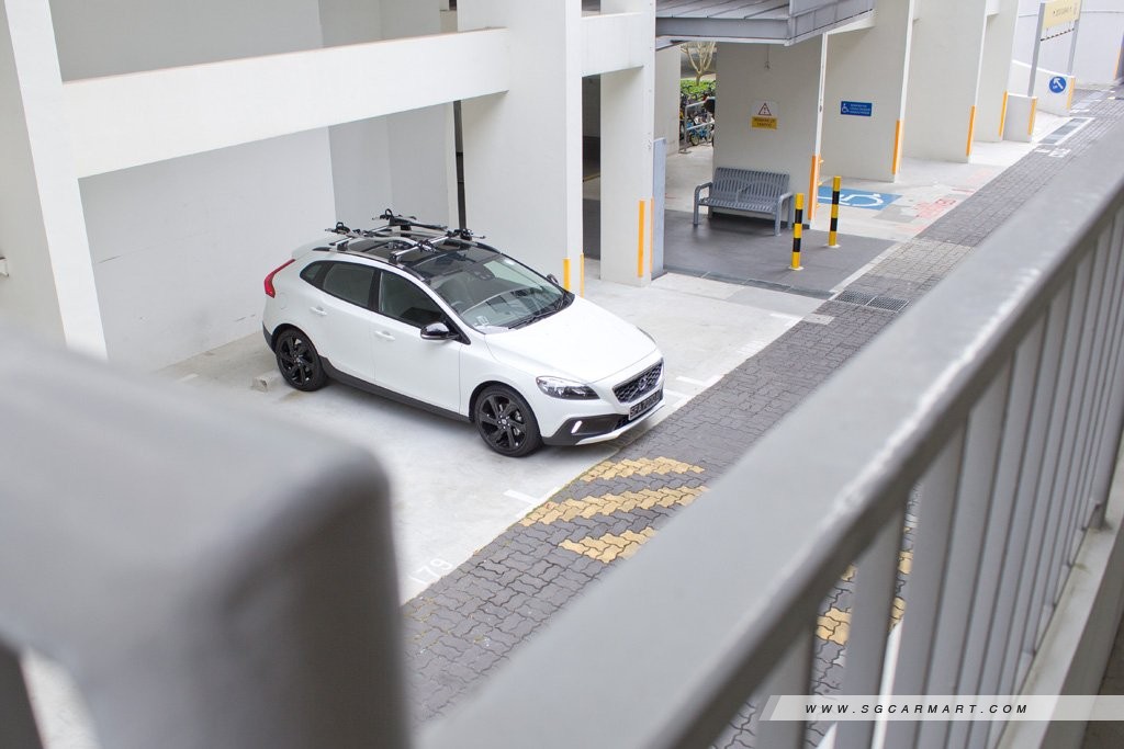 Volvo V40 Cross Country Diesel D2 (A) Review