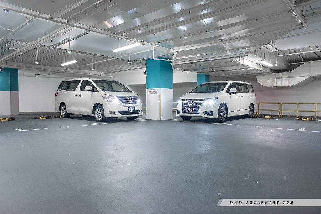 Nissan Elgrvs 2.5 Highway Star 7-seater (A) vs Toyota Alphard 2.4 (A)