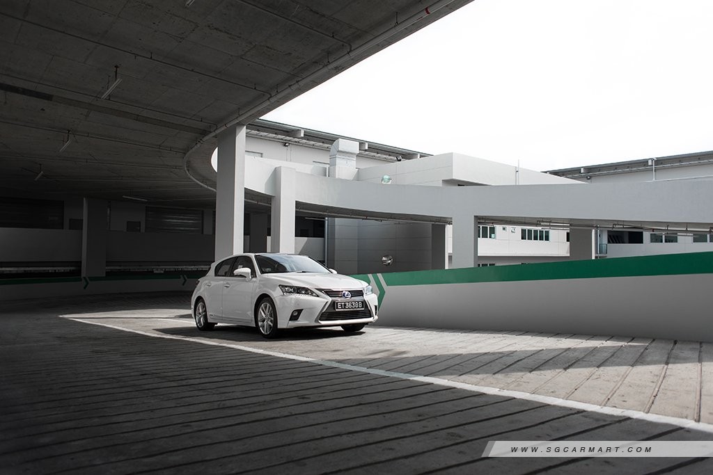 Lexus CT200h Hybrid 1.8 Premium (A) Facelift Review