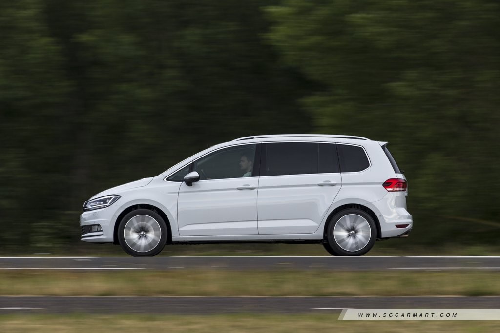 First Drive Volkswagen Touran 1 4 Tsi Dsg A