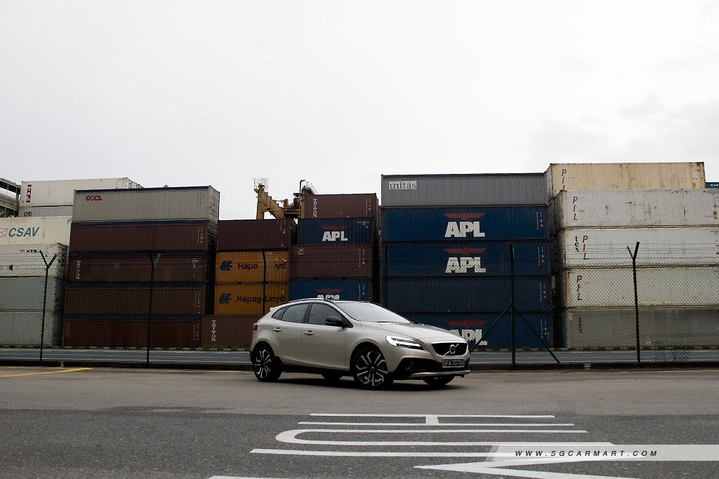 Volvo V40 Cross Country T4 (A) Facelift Review