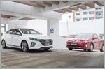 Hyundai Ioniq Hybrid 1.6 GLS vs Toyota Prius Hybrid 1.8