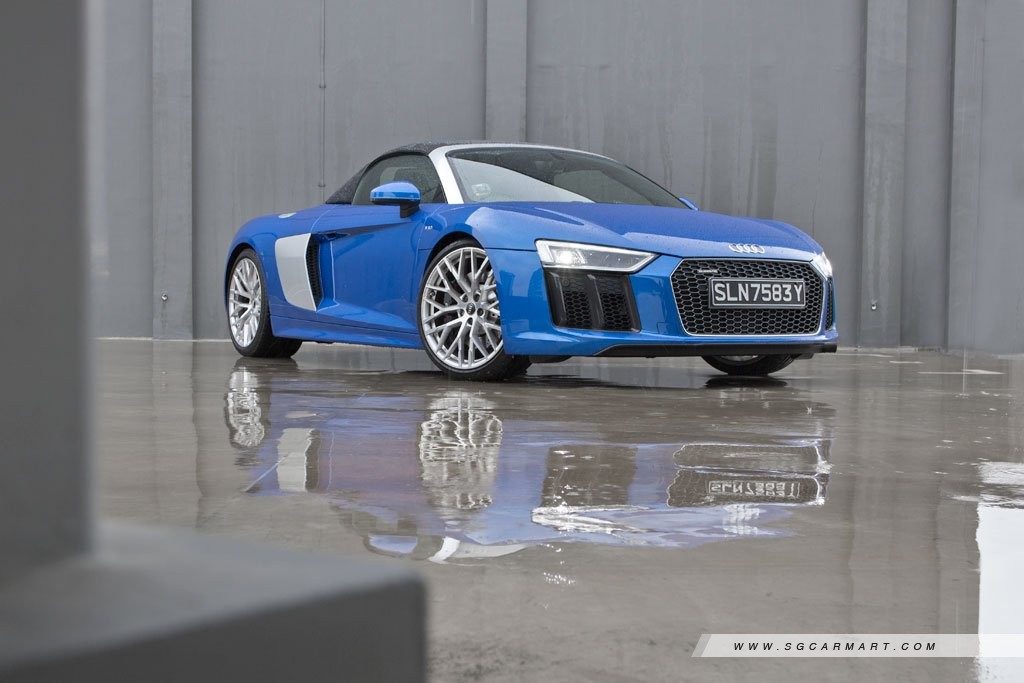 Audi R8 Spyder 5.2 FSI qu S-tronic (A) Review