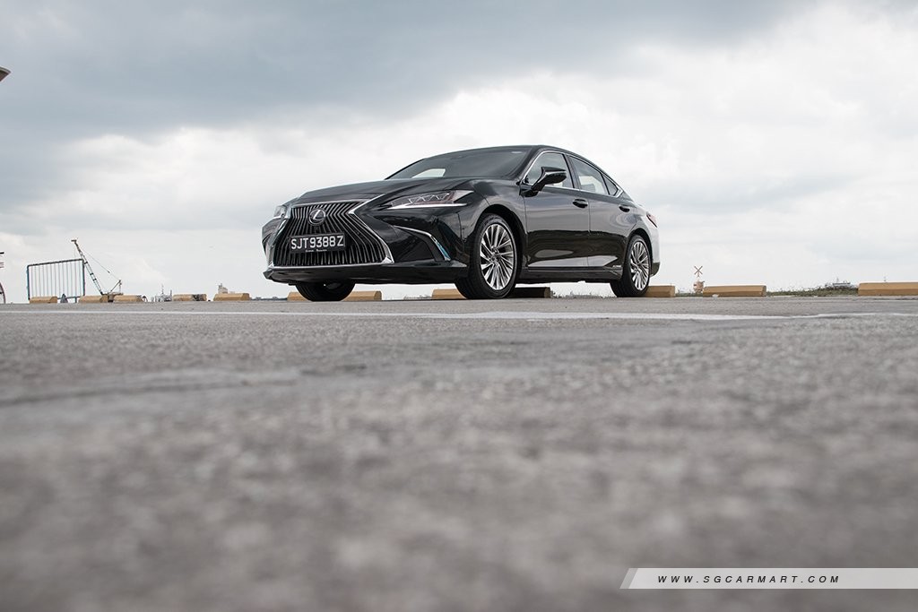 Lexus ES 300h 2.5 Luxury (A) Review