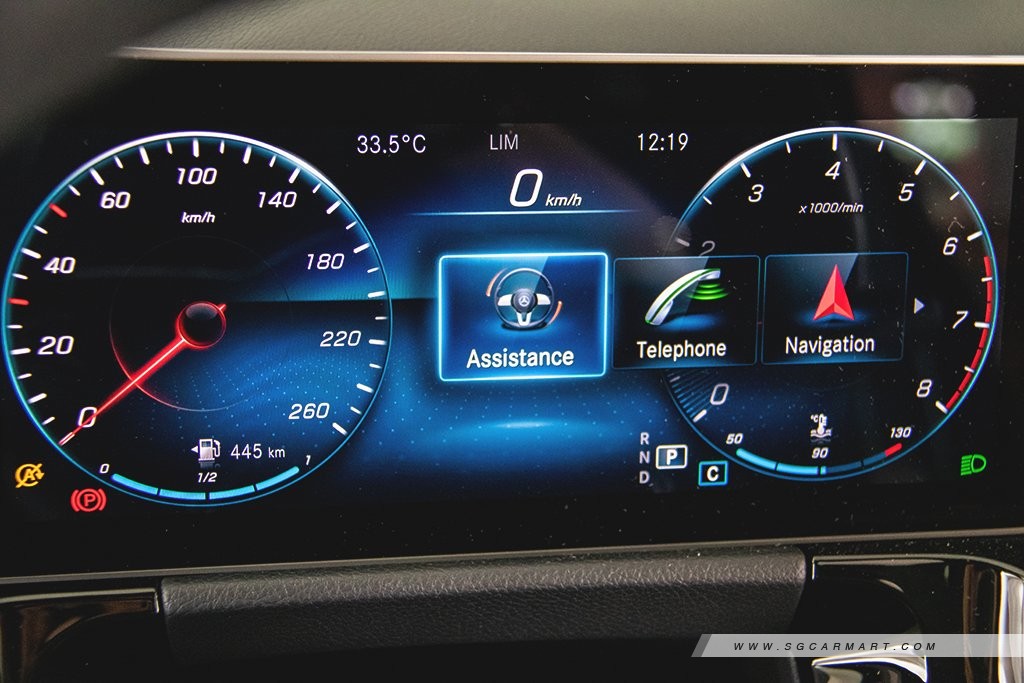 Car Review - Mercedes-Benz B-Class B200 Progressive (A) | Photo Gallery