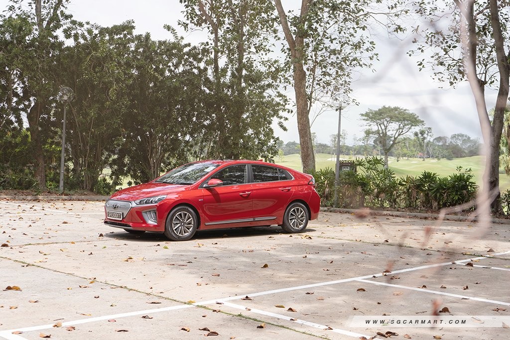Hyundai Ioniq Electric 38.3kWh Sunroof (A) Facelift Review