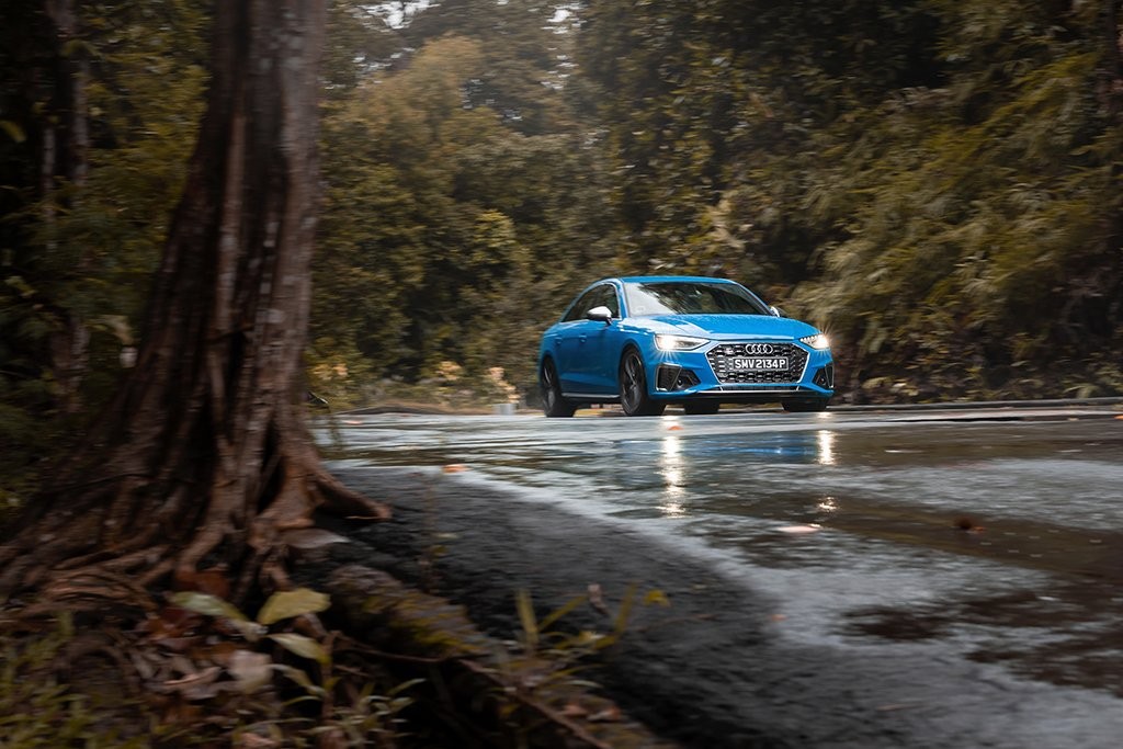 Audi S4 Sedan 3.0 TFSI qu Tip (A) Facelift Review
