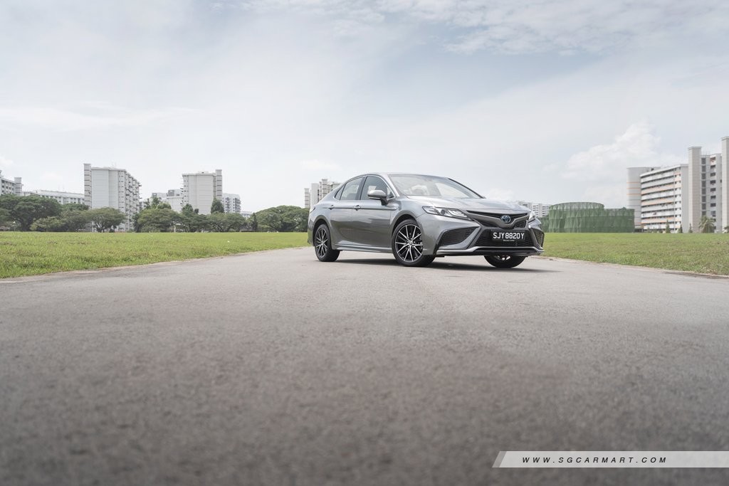 Toyota Camry Hybrid 2.5 Elegance (A) Review