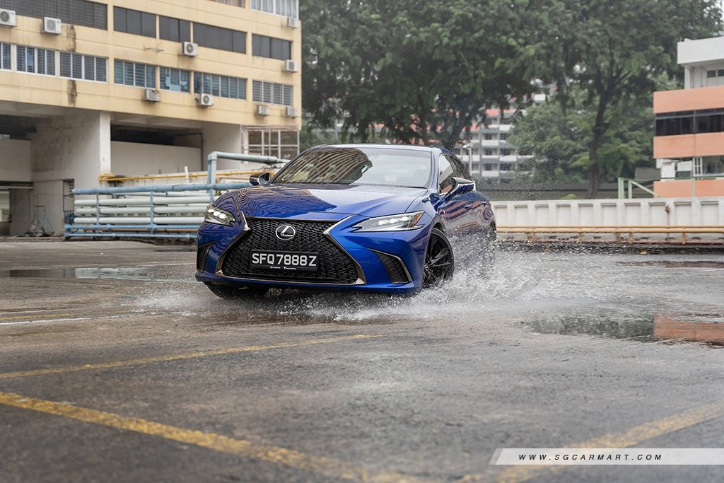 Lexus ES 250 2.5 F Sport (A) Facelift Review