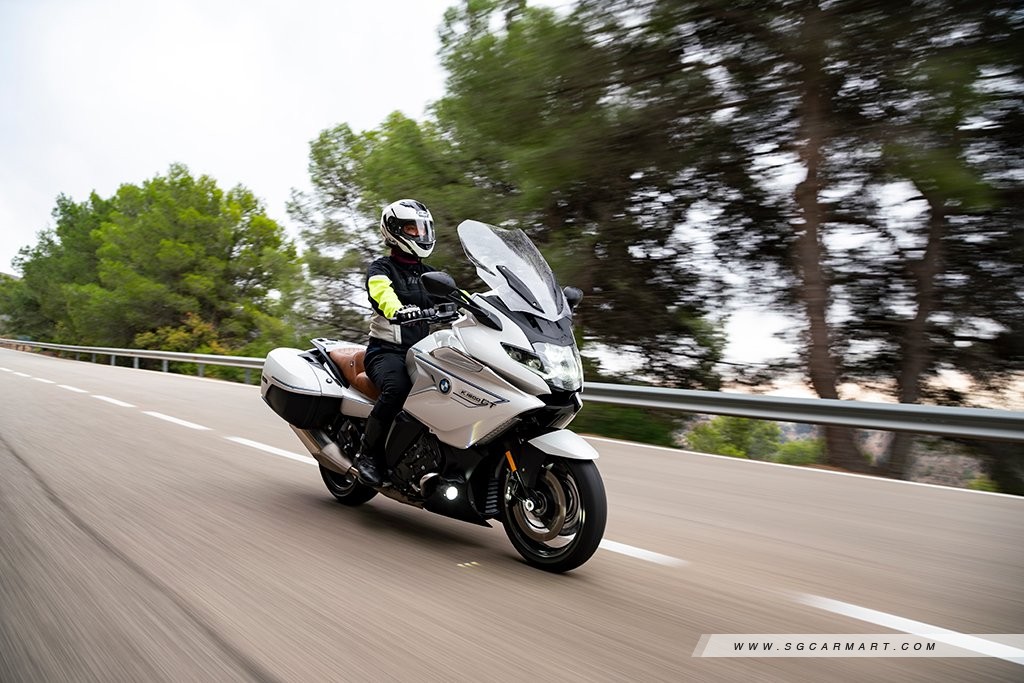 BMW K1600 GT First Ride Review - Sgcarmart