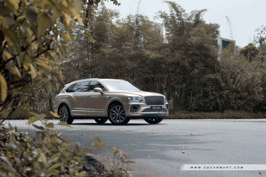 Bentley Bentayga EWB Azure 4.0 Review