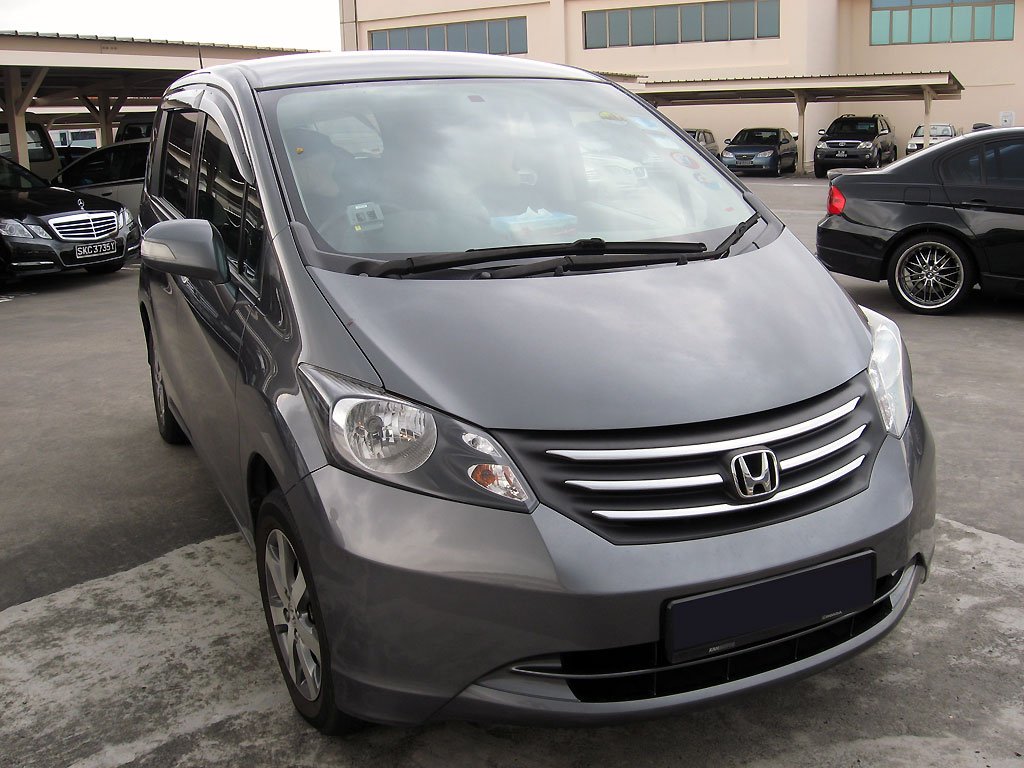 Honda Freed 1.5E A