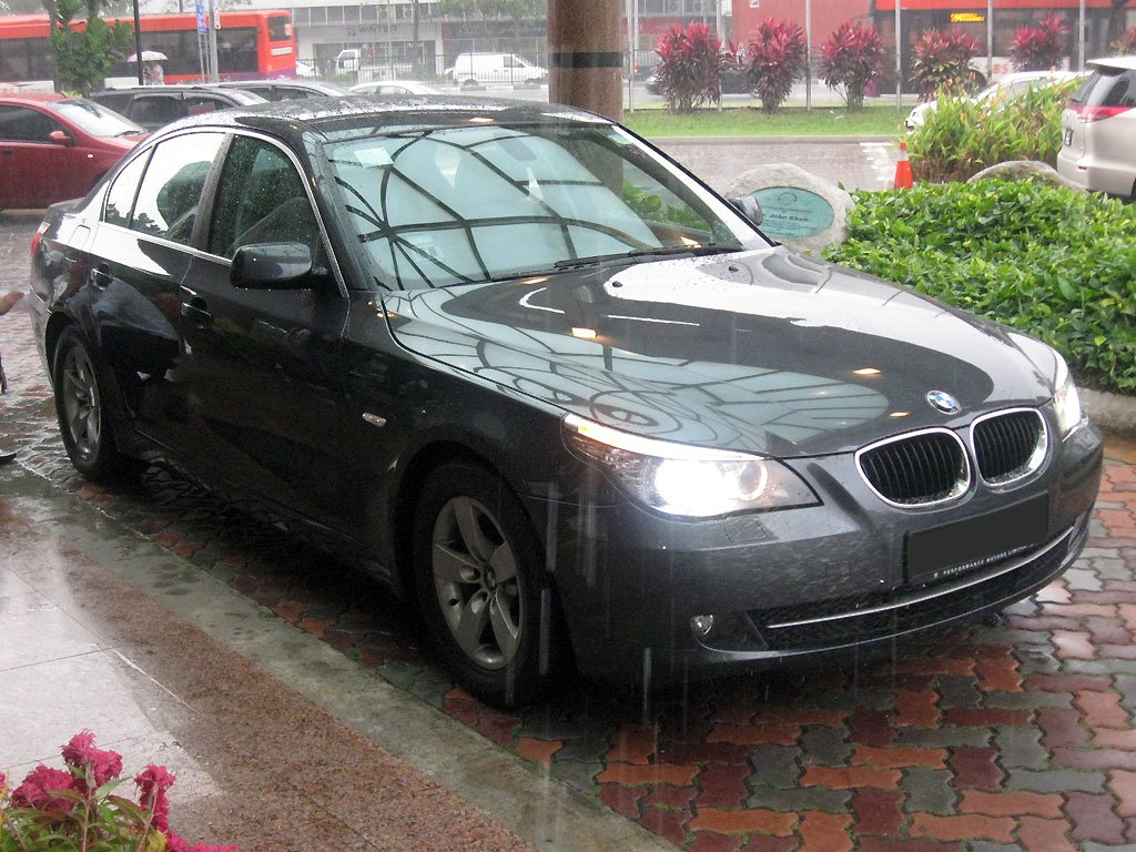 BMW 520I