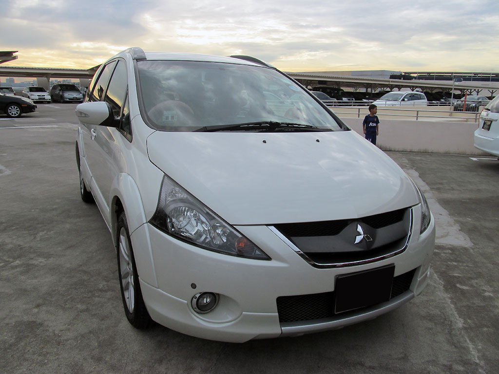 Mitsubishi Grandis 2.4A Sports Gear