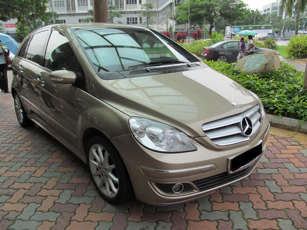 Mercedes Benz B200