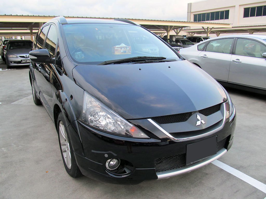 Mitsubishi Grandis 2.4L Sports Gear
