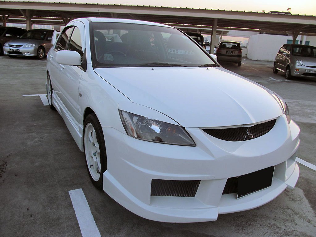 Mitsubishi Lancer Sports 1.6A Sunroof