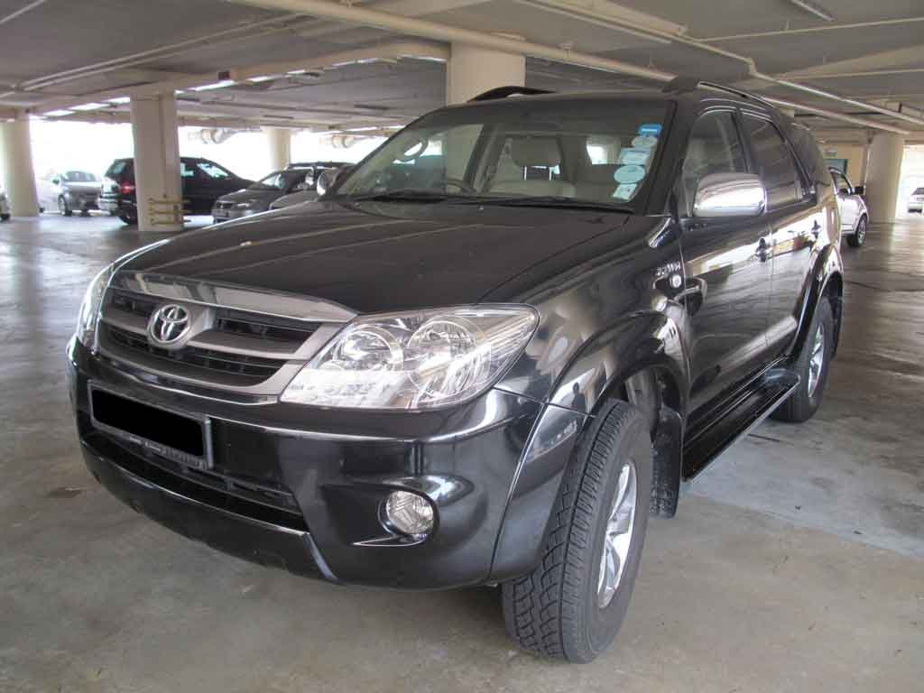 Toyota Fortuner 2.7A