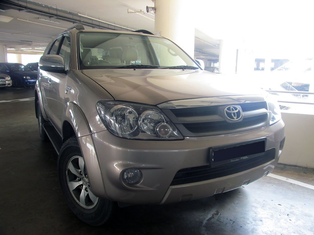 Toyota Fortuner 2.7A