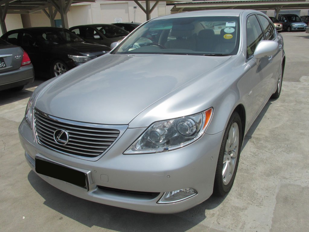 Lexus LS460