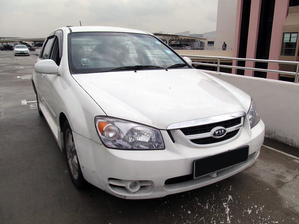 Kia Cerato 1.6A HB